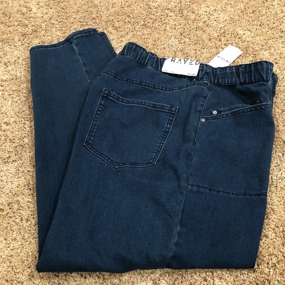 FRAYED JEANS/ NWT/ Frayed Denim
Barrel Straight-Leg Jeans / Dark Blue/size 10/30 - Picture 4 of 16